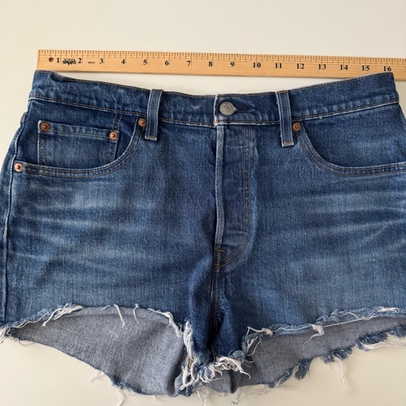 Levi’s 501 Cut Off Denim Jeans Button Fly Shorts Women’s size 29 - Picture 7 of 11